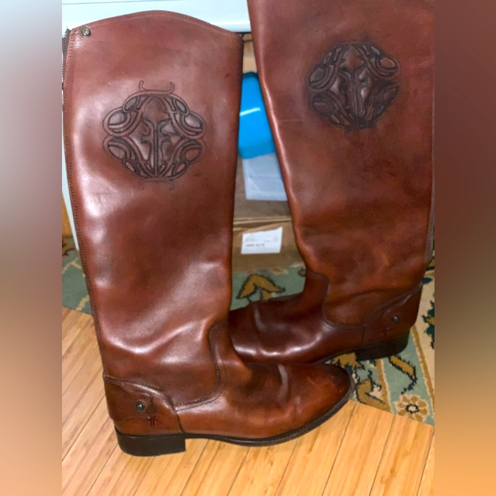 Rare find! The Frye Company brown leather boots